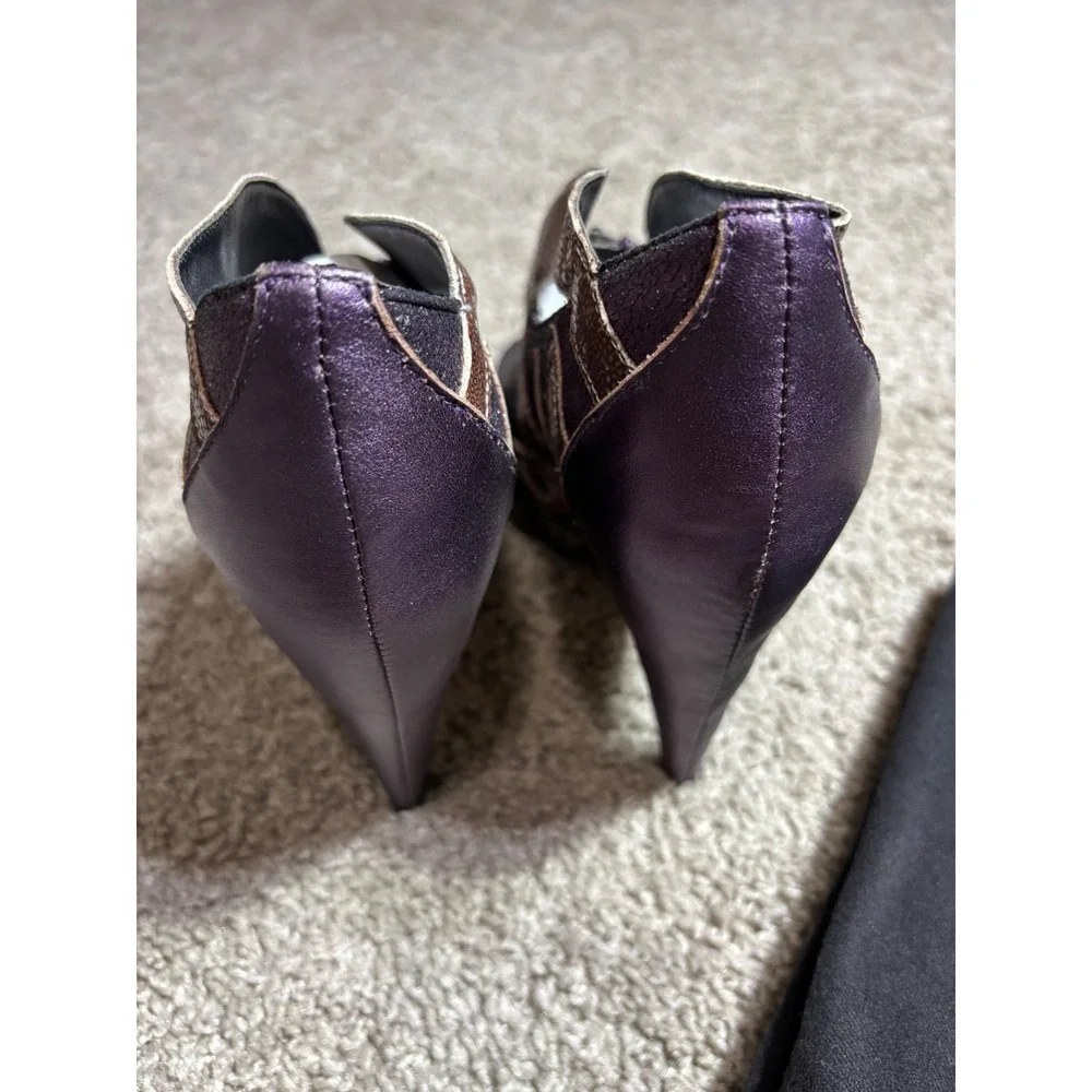 Velvet Angels Falcon Purple Metallic Stingray Print Zip Peep Toe Heels 36.5 6.5